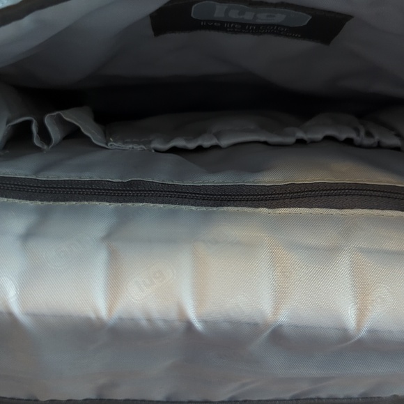 Lug Medium Crossbody Bag Purse With Adjustable Strap - Picture 4 of 4